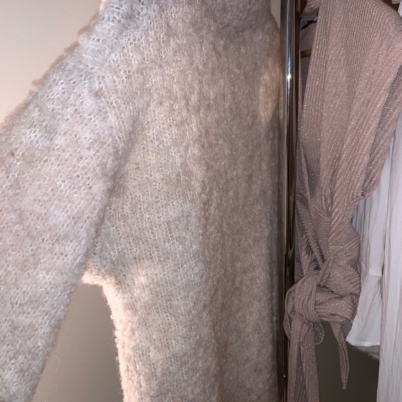 Turtle Neck Sweater - Picture 3 of 3